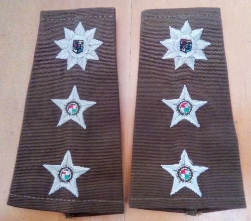 SADF -  COLONEL SLIP ON RANK PAIR (9 point star type) - LAST NUTRIA DRESS