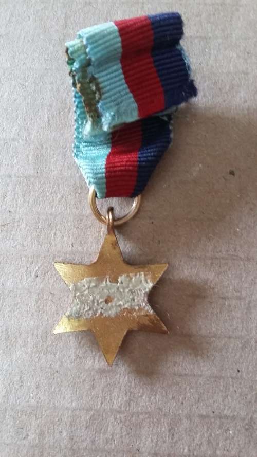 WW2 1939 / 45 STAR  MINIATURE  MEDAL