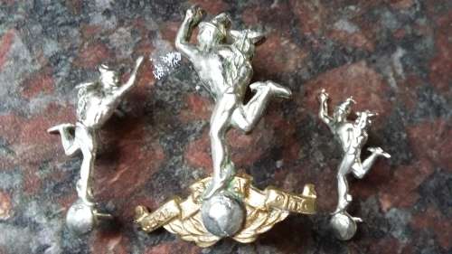 SADF - SA SIGNALS CORPS CAP AND COLLAR BADGE SET - PINS /SCREWS INTACT