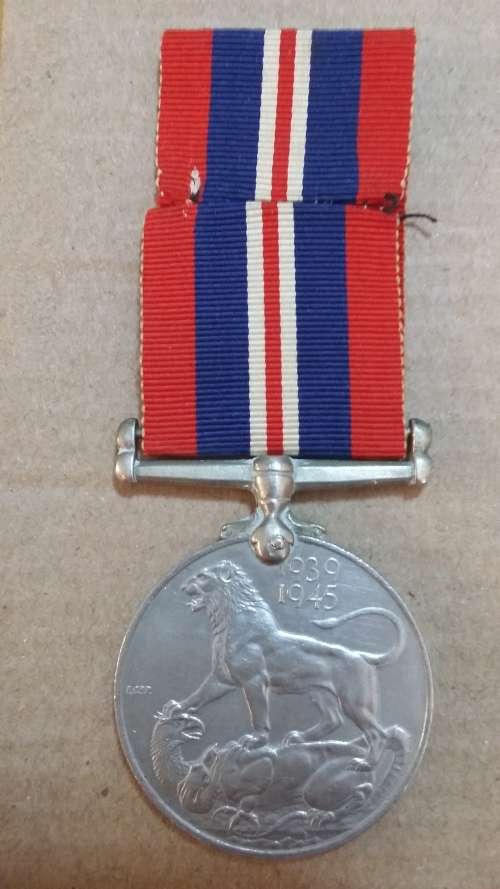 1939 / 45 WAR MEDAL - C287953 C.F. PRITCHARD