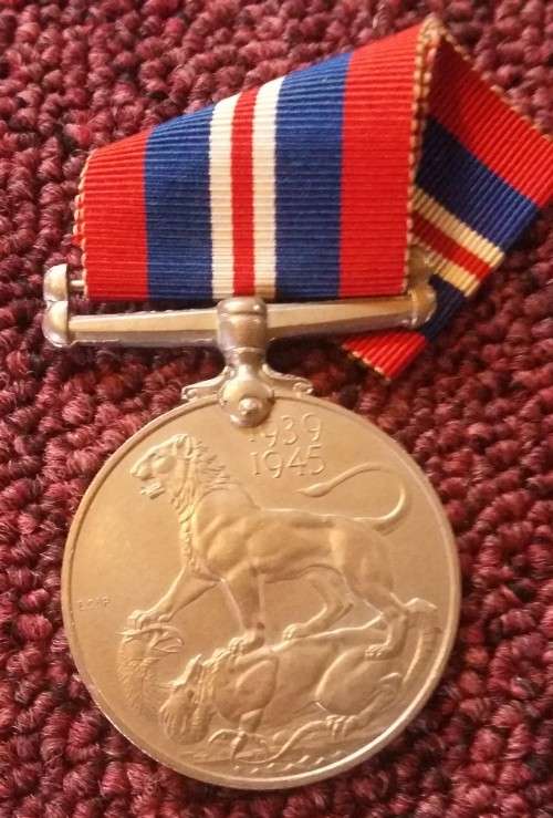 1939 / 45 WAR MEDAL - 243123 W.A. THOMPSON
