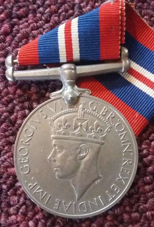 1939 / 45 WAR MEDAL - 243123 W.A. THOMPSON