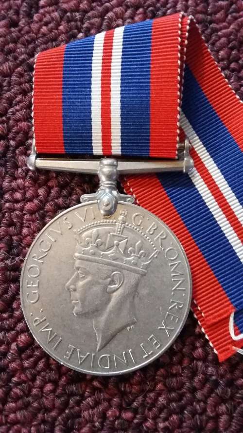 1939 / 45 WAR MEDAL -  FULL SIZE 283218 H. JOHNSON
