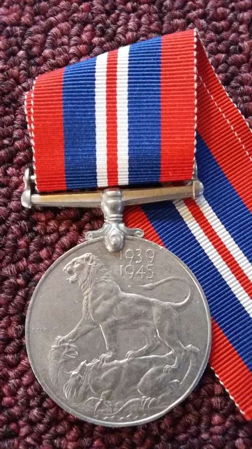 1939 / 45 WAR MEDAL -  FULL SIZE 283218 H. JOHNSON