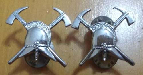 SAAF - 2 X FIREMAN COLLAR BADGES (SAME DIRECTION) - PINS INTACT