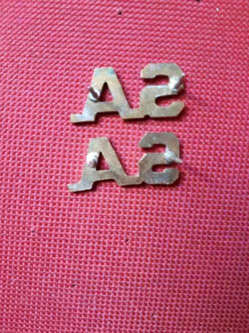 SADF - SA TITLE BADGE PAIR (SILVER PLATING DAMAGE) - PINS INTACT