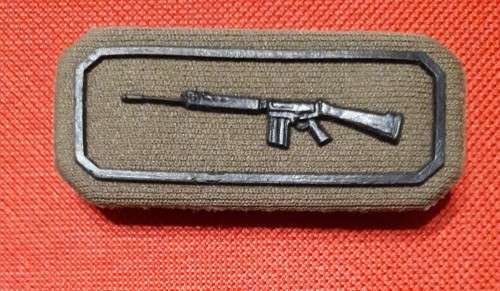 SADF - NUTRIA TUPPER SKIETBALKIE - PINS INTACT