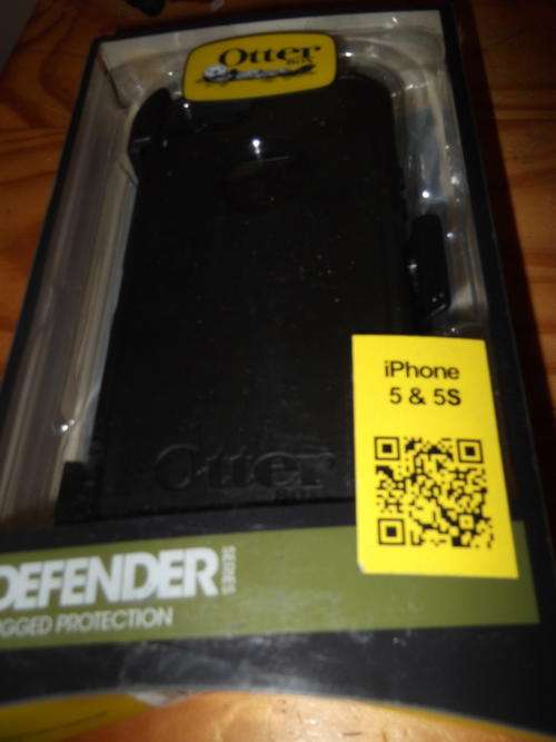iPhone 5 & iPhone 5S : Otterbox Defender Series Case *BLACK* ( BRAND NEW) IN STOCK!