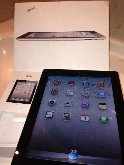 Apple iPad 2 Black 16GB 9.7" Tablet With WiFi & 3G