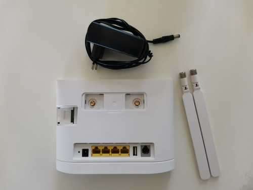 Huawei B315 s-936 LTE WiFi Router (Uses Simcard)