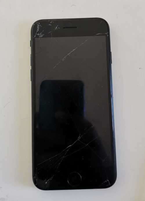 iPhone SE 2nd Gen (2020) - For Parts (Read description!)