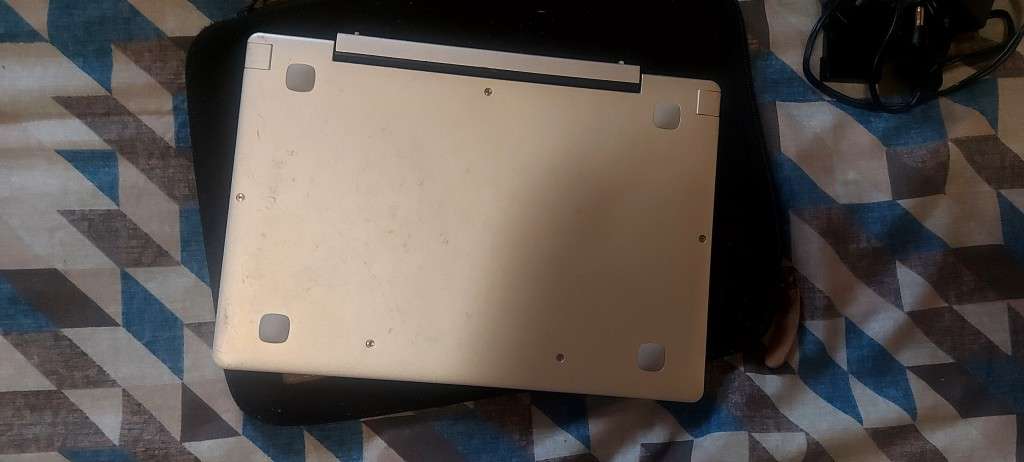 Lenovo Miix 310 windows Tablet / laptop 2in1