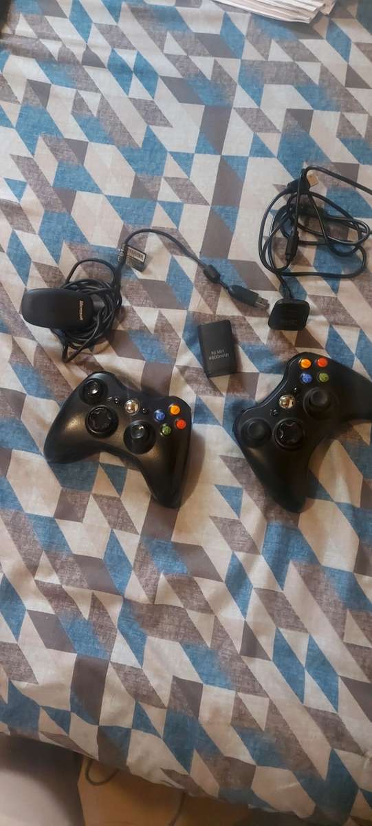 original Xbox 360 wireless controllers and receiver