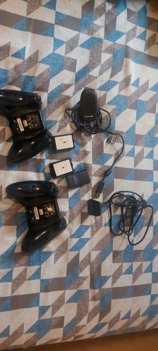 original Xbox 360 wireless controllers and receiver