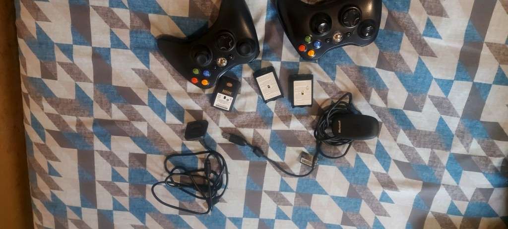 original Xbox 360 wireless controllers and receiver