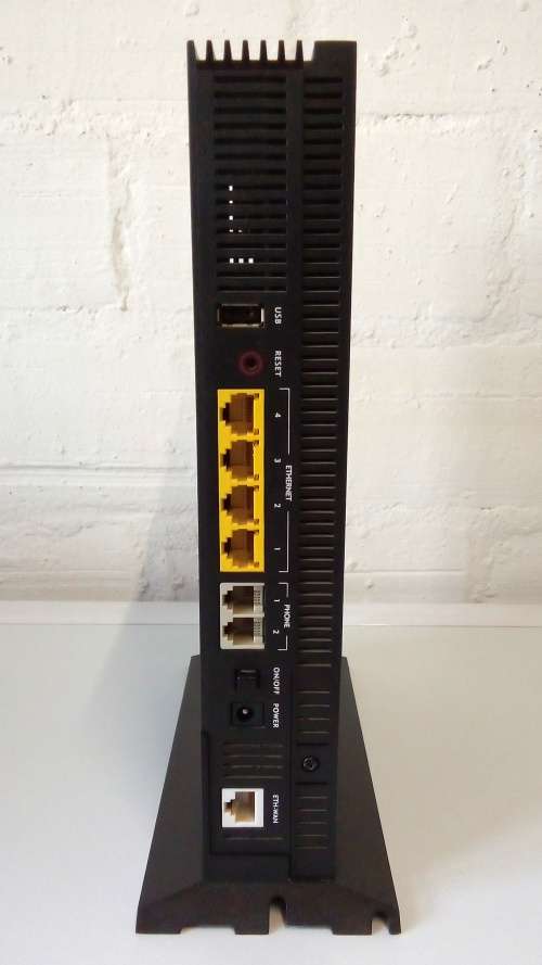 Calix GigaCenter 844E-2 Router | Gigabit LAN and WAN | Wi-Fi 2.4GHz and 5GHz | Guest SSID