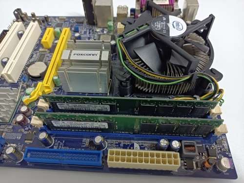 Foxconn 45CMX motherboard + Intel E6300 2.8GHz CPU + Samsung 1GB RAM + Samsung 80GB HDD