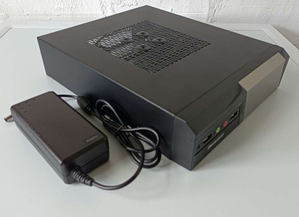 Huntkey H702 ITX Case with 60W power supply | Open box special