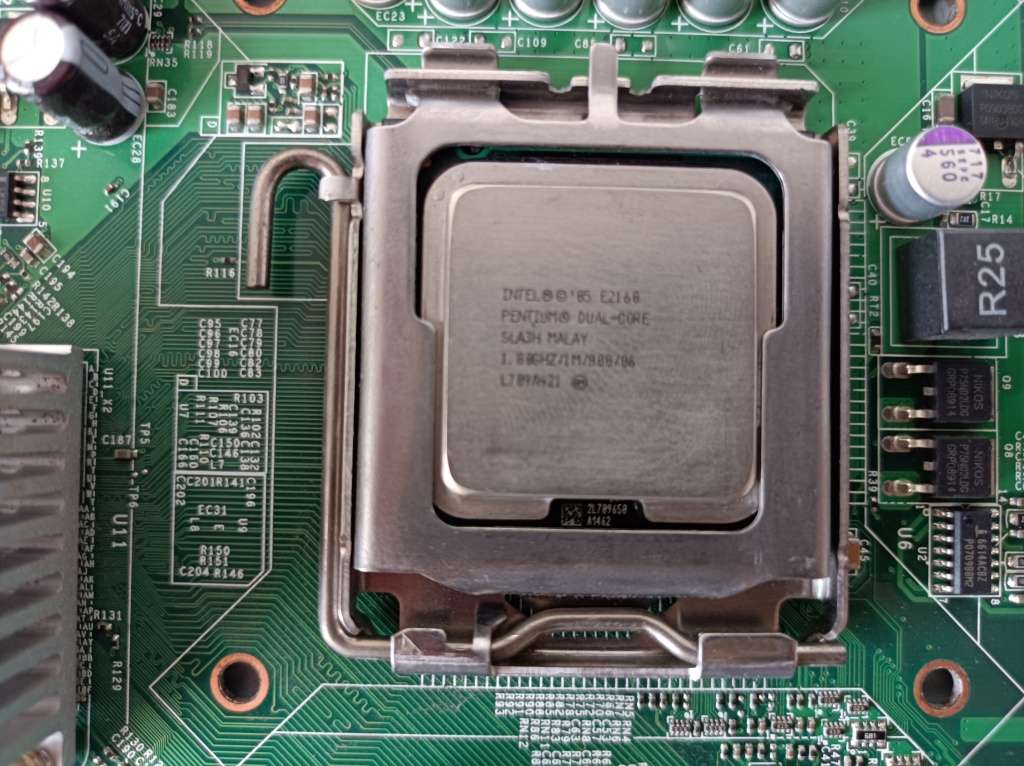 Lenovo motherboard with i5-2500 and Acer motherboard with E2160 - CPUs work - boards untested