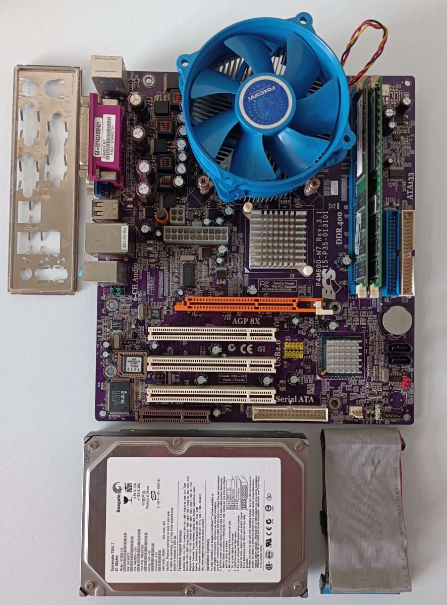 ECS motherboard + Pentium D 945 (2C/2T 3.4GHz) + RAM + Seagate HDD