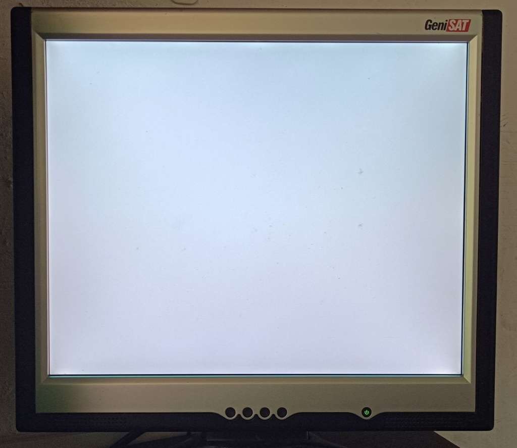 GeniSAT 17` LCD monitor | Model 7005L | Power adapter included | Amazing tilt angles | VGA + Audio