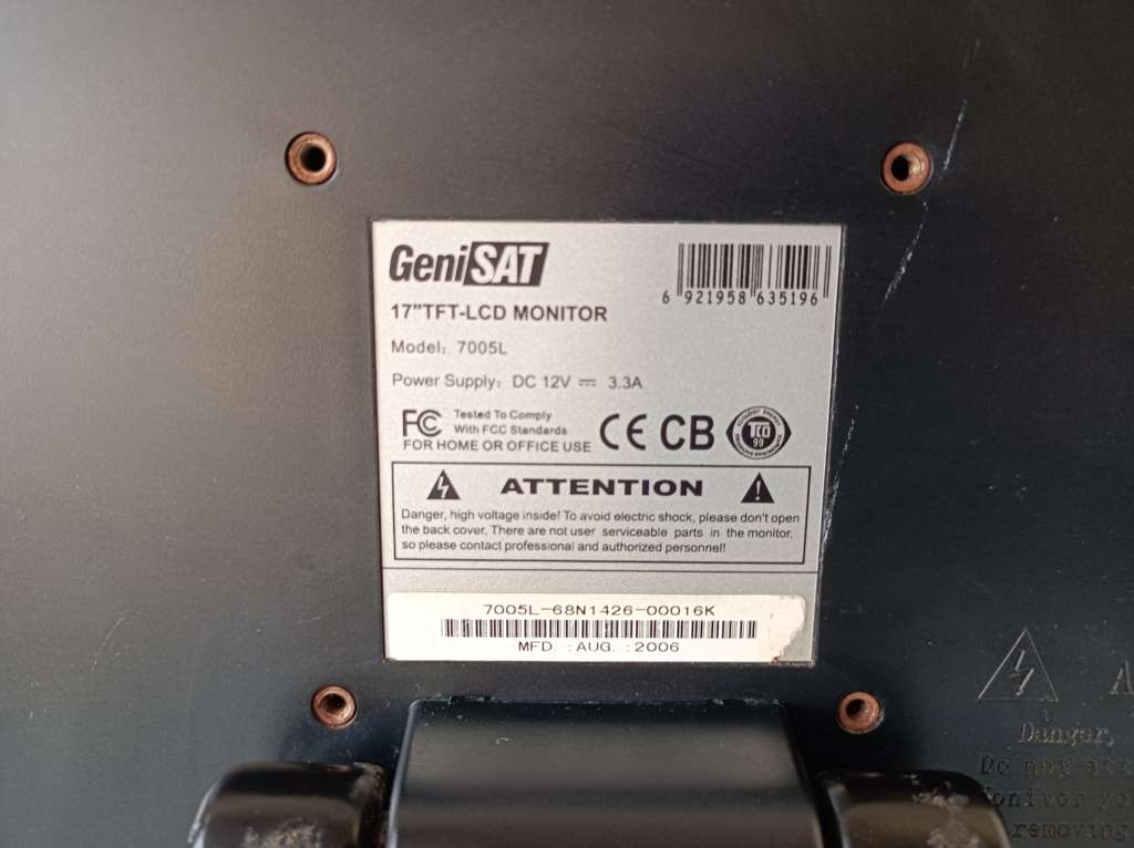 GeniSAT 17` LCD monitor | Model 7005L | Power adapter included | Amazing tilt angles | VGA + Audio