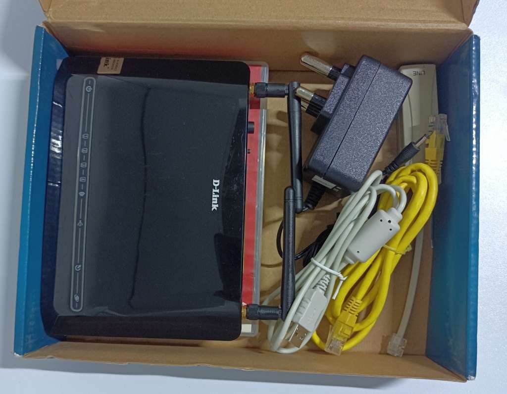 D-Link Router + Huawei Modem | Works on 3G with VodaCom and MTN (Takes SIM card) | In original box