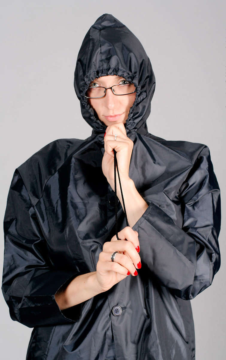 Navy vintage nylon raincoat made from lightweight taffeta coated nylon | 92CM