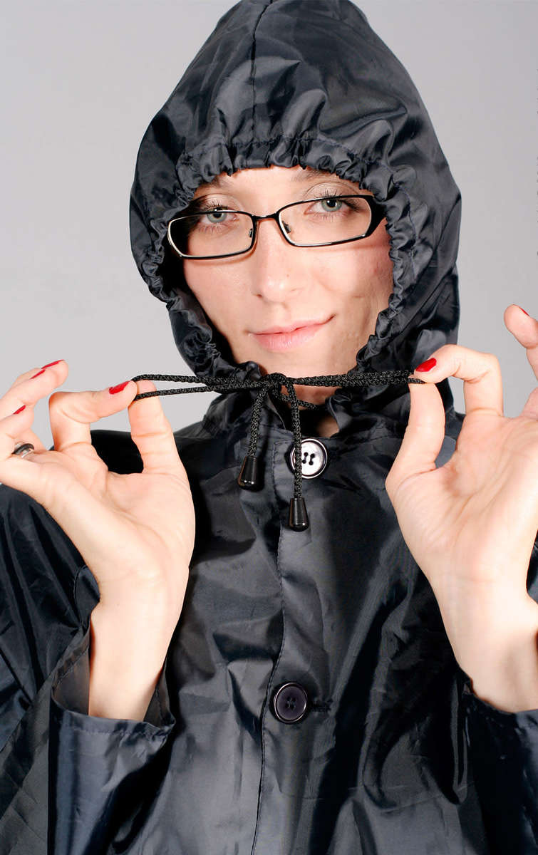 Navy vintage nylon raincoat made from lightweight taffeta coated nylon | 92CM