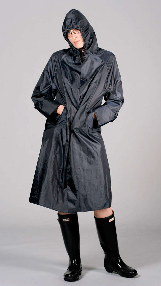 Navy vintage nylon raincoat made from lightweight taffeta coated nylon | 92CM