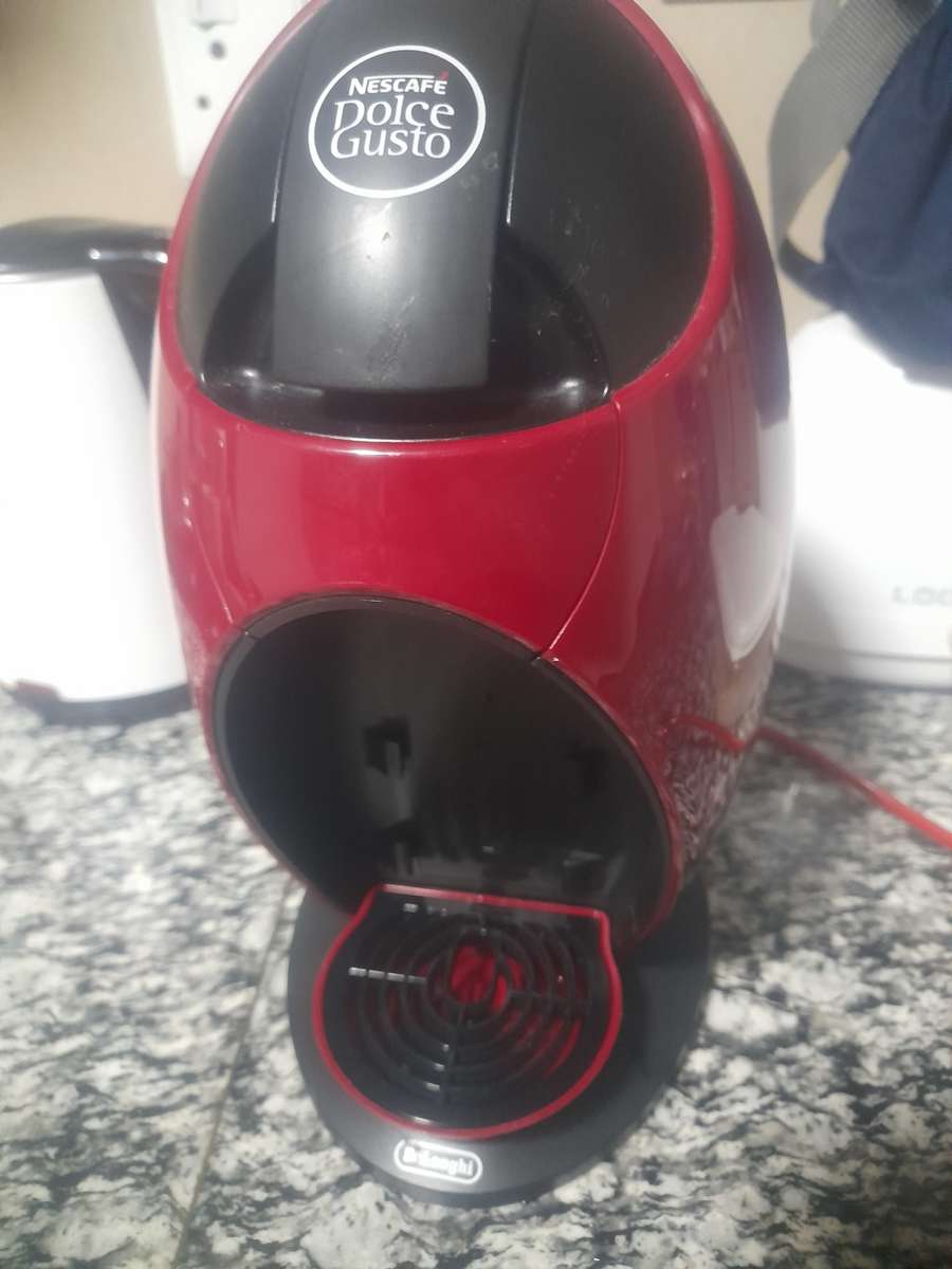 2 x Nescafe gusto coffee machine please read