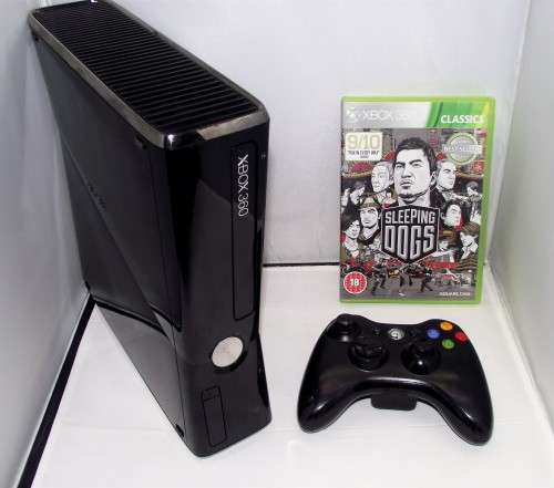 XBOX 360 WITH REMOTE