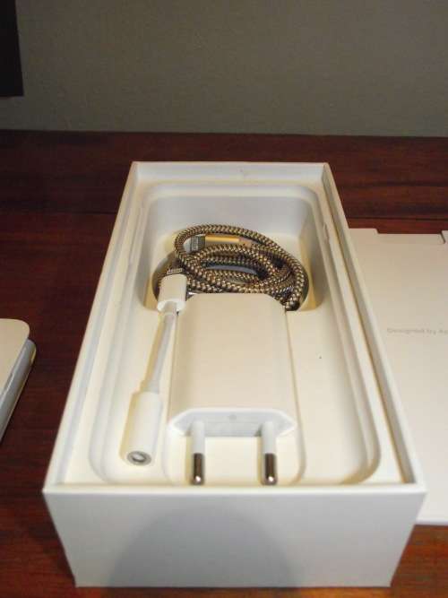 iphone 7 32gb in box