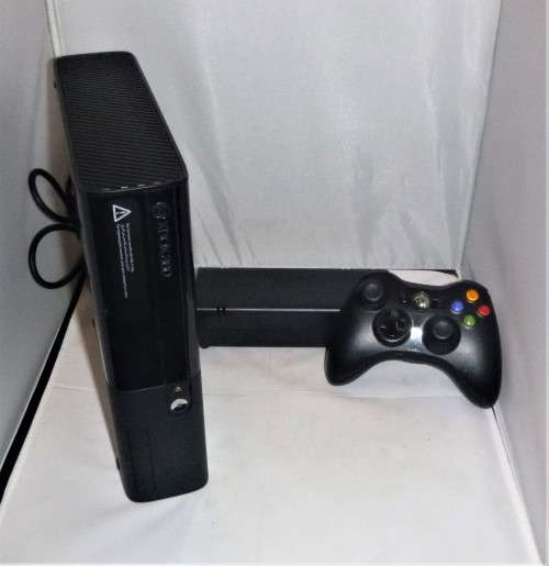 XBOX 360 + REMOTE