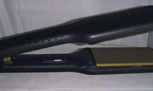 GHD GOLD SERIES WIDE PLATE PROFFESIONAL HAIR STRIGHTENER