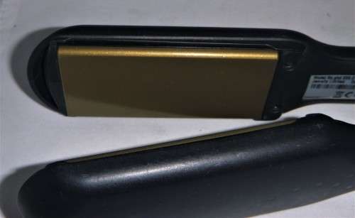 GHD GOLD SERIES WIDE PLATE PROFFESIONAL HAIR STRIGHTENER