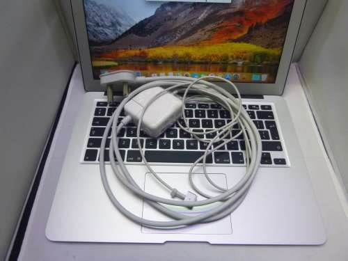 APPLE MACBOOK AIR I5 2017