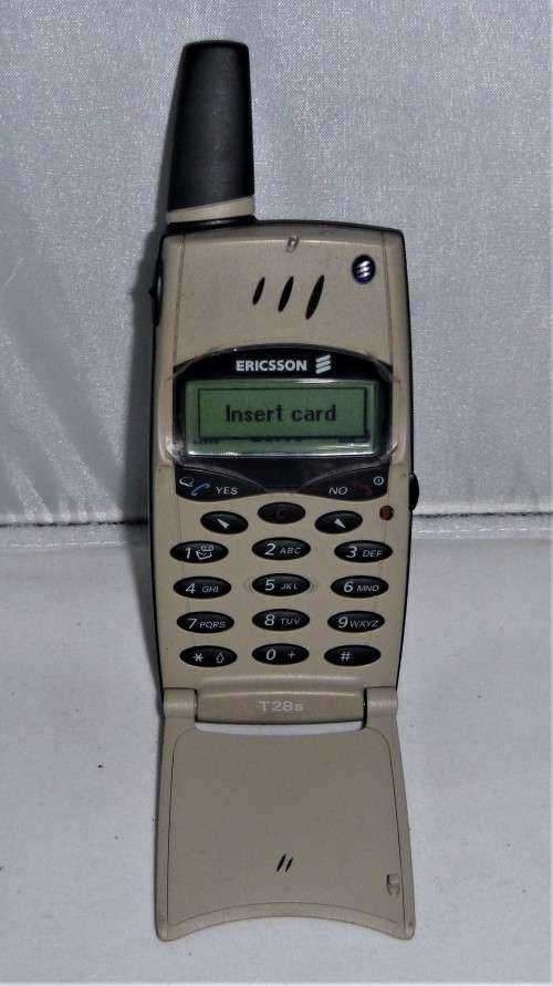 ERICSSON T28S + CHARGER