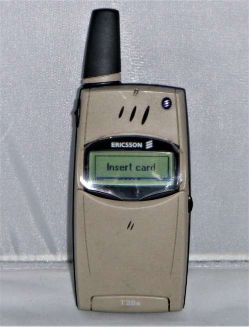 ERICSSON T28S + CHARGER