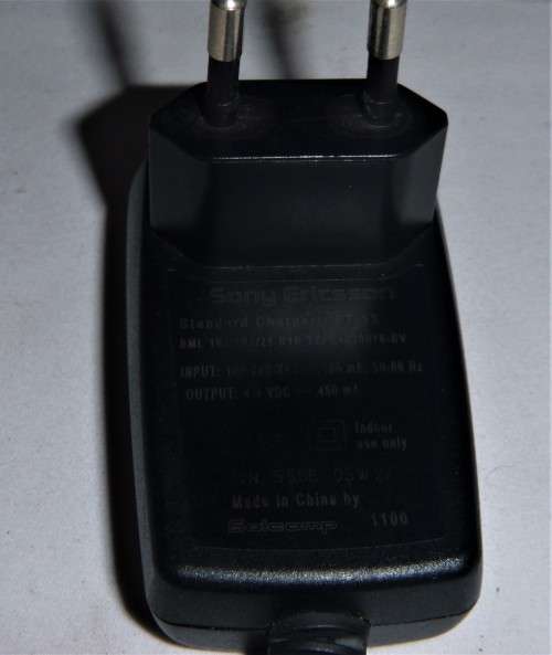ERICSSON T28S + CHARGER