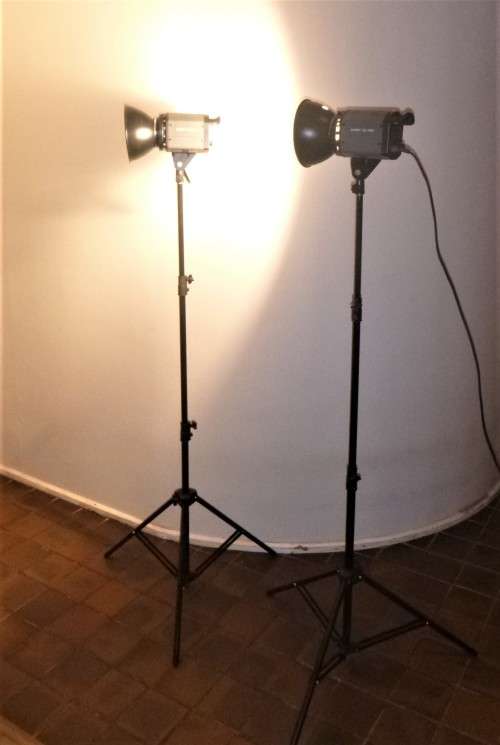 GODEX QL 1000 LIGHTING + 2 TRIPOD + 2 UMBRELLAS