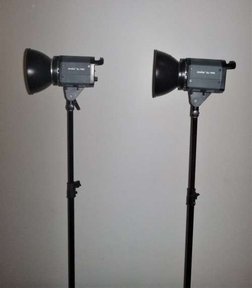 GODEX QL 1000 LIGHTING + 2 TRIPOD + 2 UMBRELLAS
