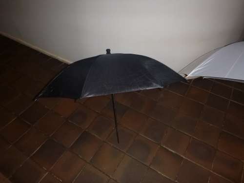 GODEX QL 1000 LIGHTING + 2 TRIPOD + 2 UMBRELLAS