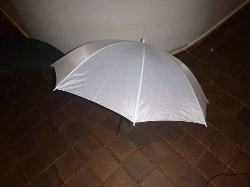 GODEX QL 1000 LIGHTING + 2 TRIPOD + 2 UMBRELLAS