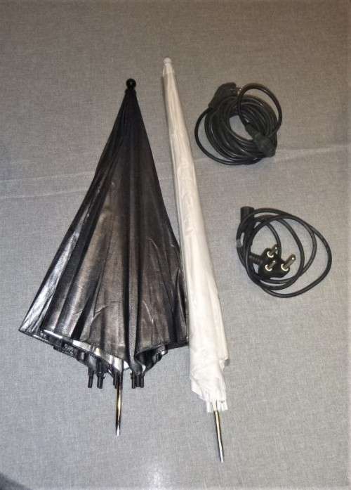 GODEX QL 1000 LIGHTING + 2 TRIPOD + 2 UMBRELLAS