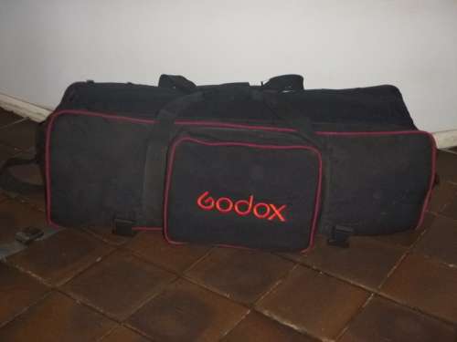 GODEX QL 1000 LIGHTING + 2 TRIPOD + 2 UMBRELLAS