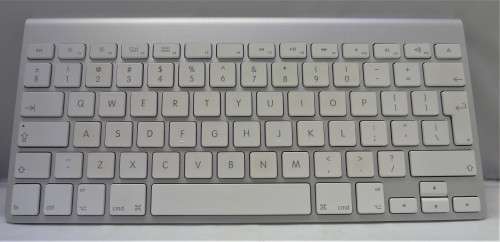 APPLE KEY BOARD AND MOUSE