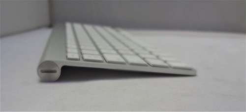 APPLE KEY BOARD AND MOUSE