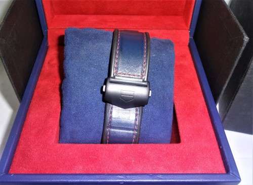 TAG HEUER CARRERA RED BULL