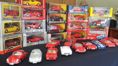 FERRARI  CAR COLLECTION 1.24 SCALE 24 MODELS SEE PICTURES ATTACHED